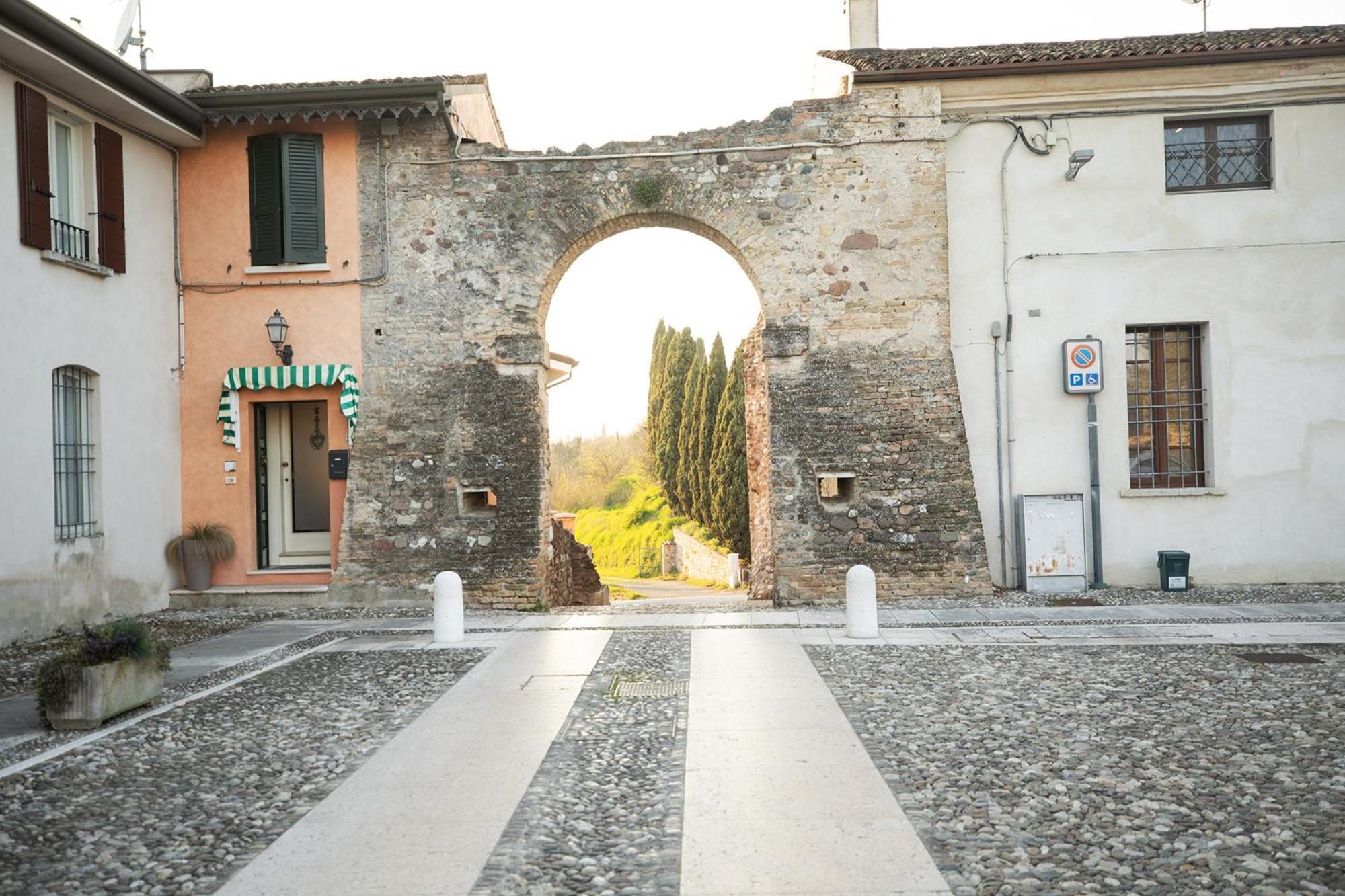 Bed and Breakfast Relais La Rocca Solferino Exterior foto